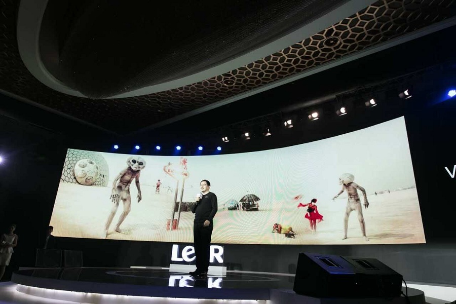 乐视公司推出 VR 头盔