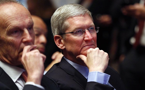 苹果股价两年来首次跌破90美元，市值桂冠让位Alphabet