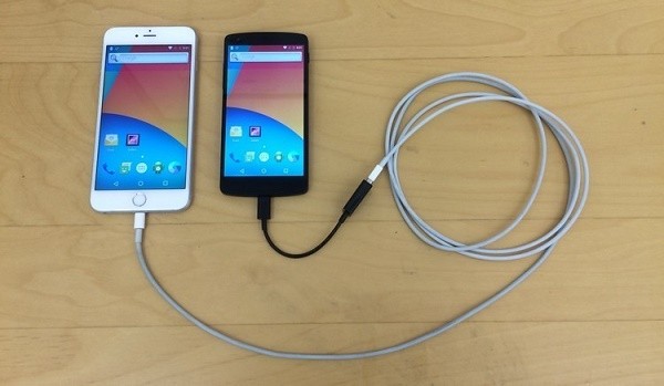 只要一个手机套,就能让你的 iPhone 运行 Android 系统