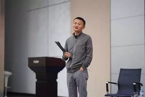 马云带领湖畔学员拜访张瑞敏，要求大家深刻体悟海尔这两点！