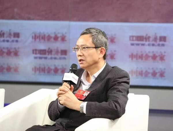 「盒饭财经」：贾康认为行政不能过多干预经济