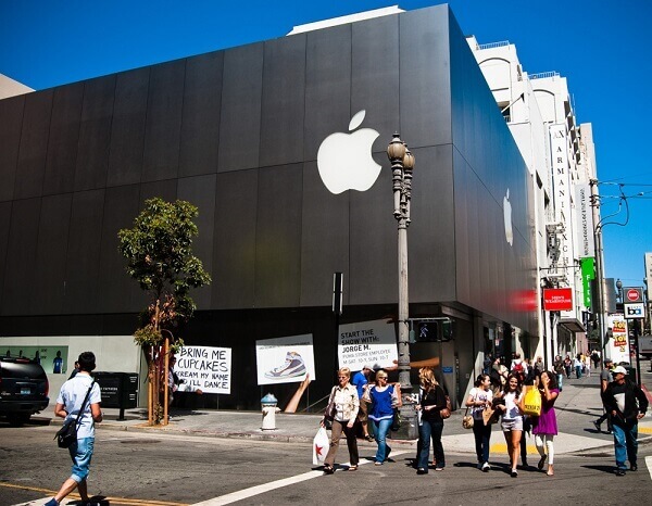 苹果明年上 OLED 屏幕：国产手机或面临断供危机