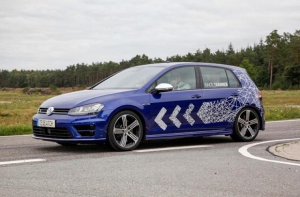 体验了一次大众自动驾驶竞速训练，老司机表示只有满心敬畏