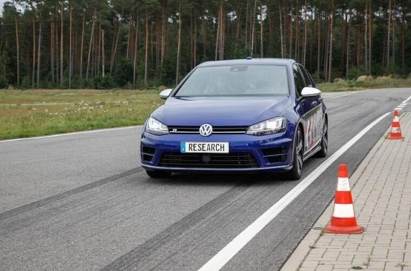 体验了一次大众自动驾驶竞速训练,老司机表示只有满心敬畏