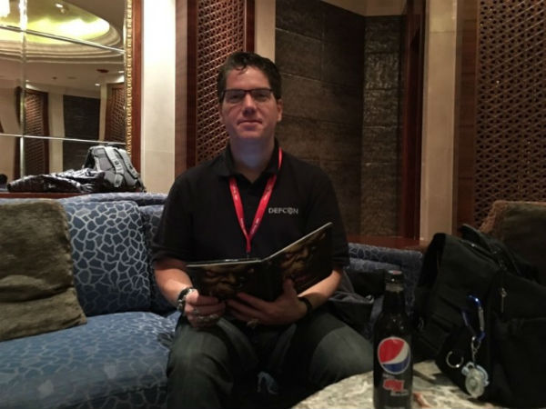 贞子一般的黑客，如何攻击全球电视？ | 宅客周刊