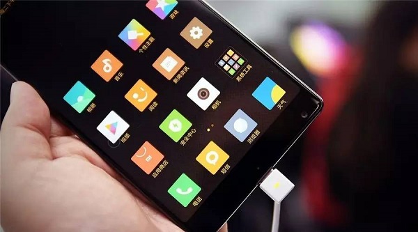 业内人说：小米 MIX 碎屏问题真的很严重吗？